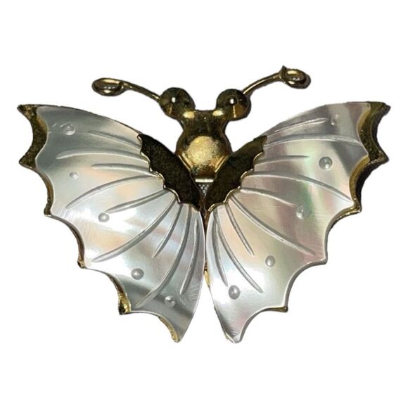 Vintage Seashell Inlay Butterfly Brooch Moth Gold Tone Metal Ivory Shell - Picture 1 of 3